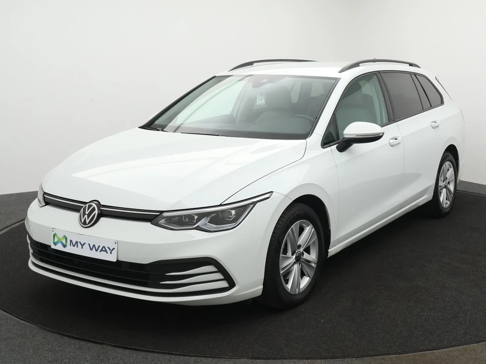 Volkswagen-Golf-image-0