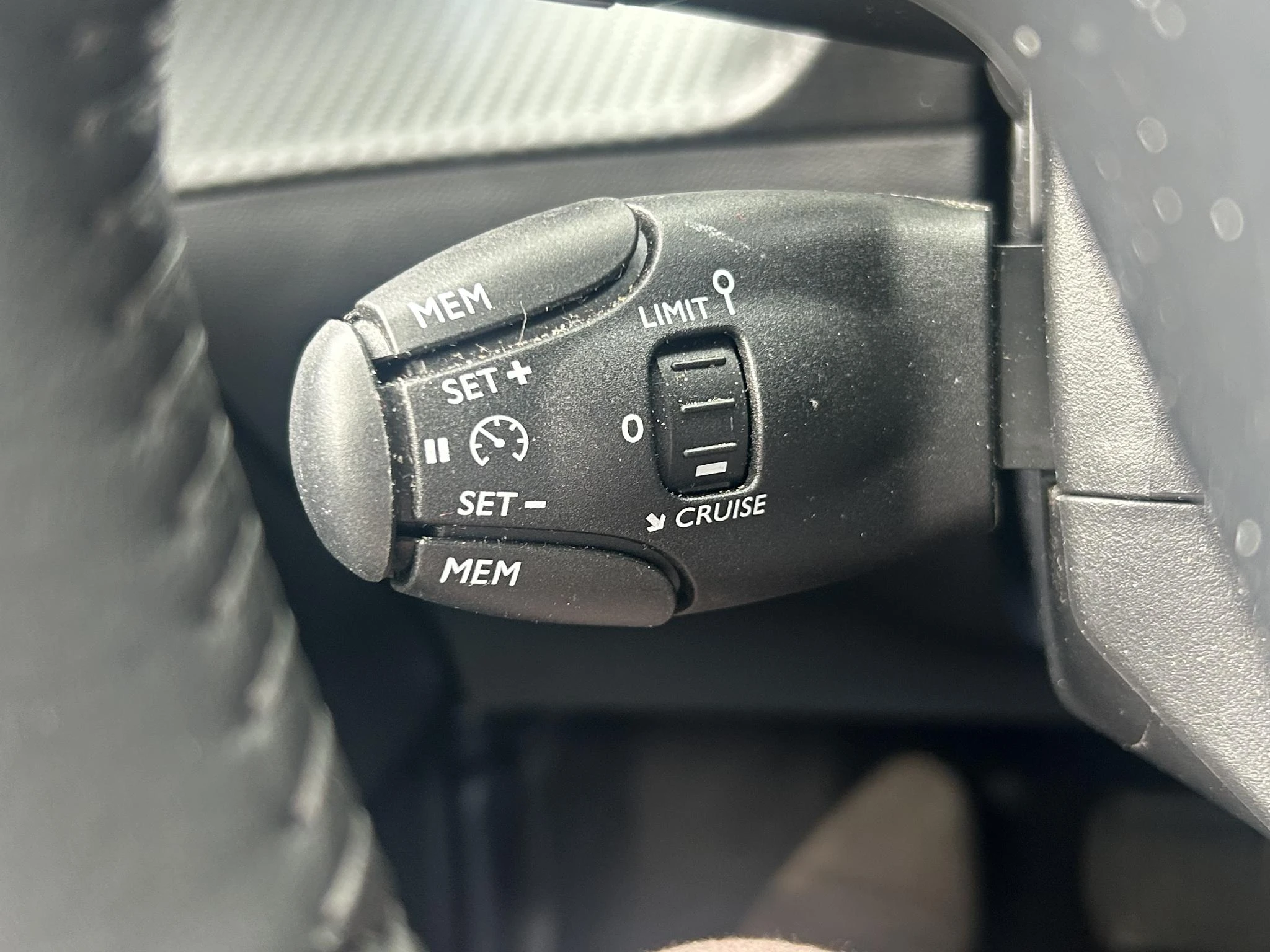 Peugeot-208-image-11