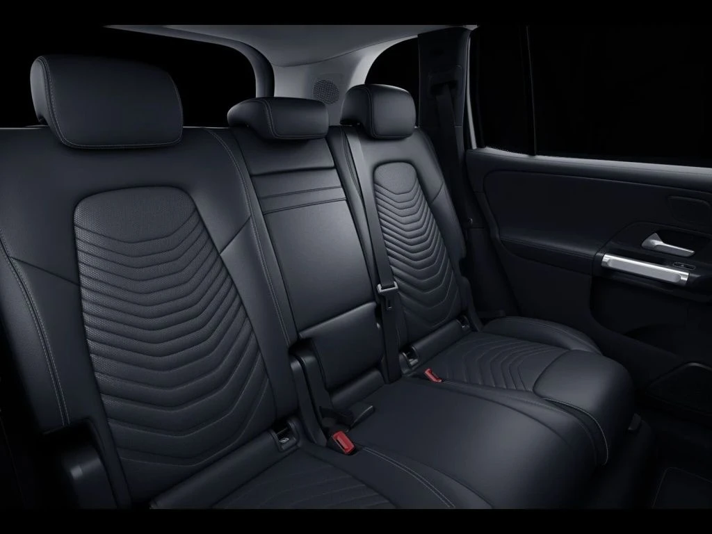 Mercedes-Benz-GLB 200 d-image-11