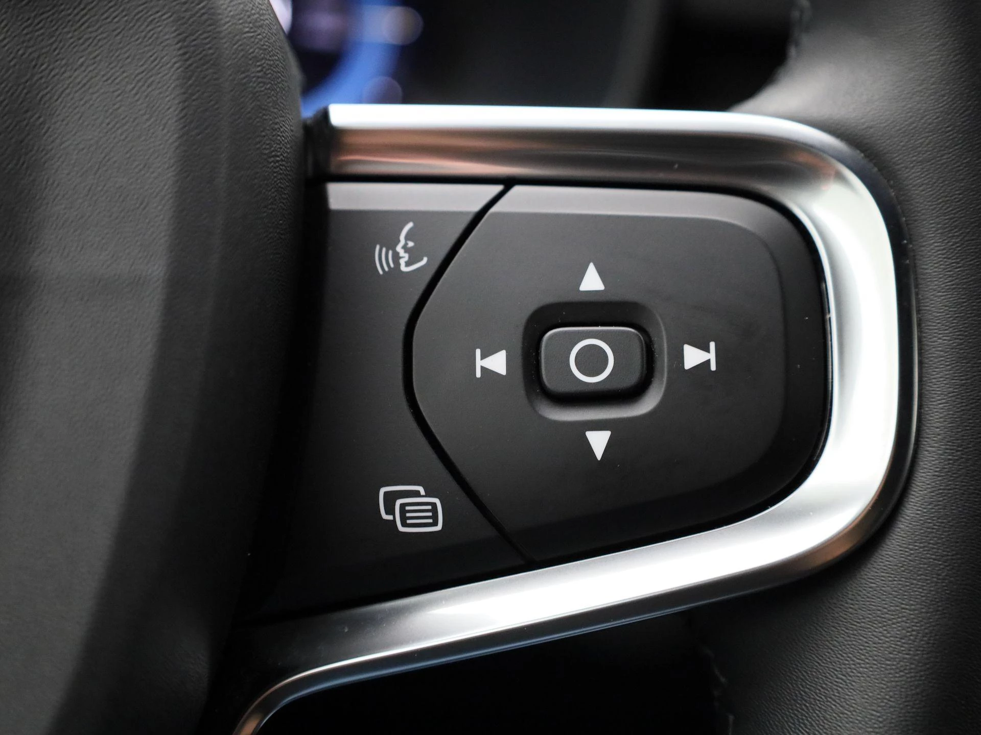 Volvo-XC40-image-25