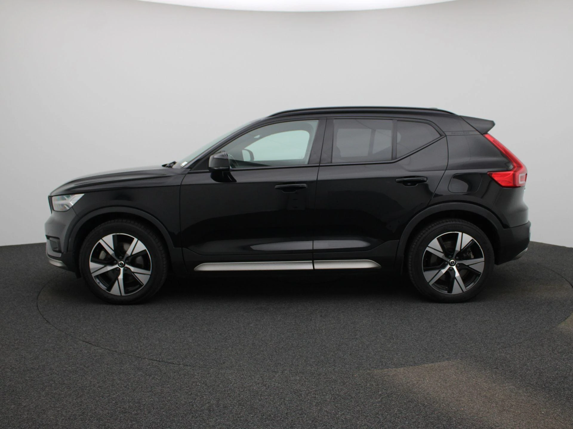 Volvo-XC40-image-3