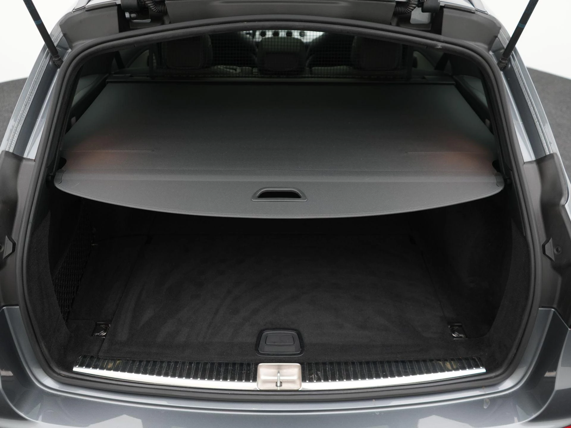 Mercedes-Benz-E-Klasse-image-32