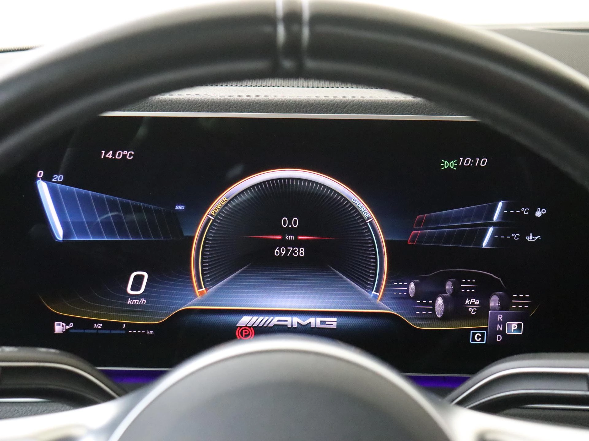 Mercedes-Benz-GLE-image-18