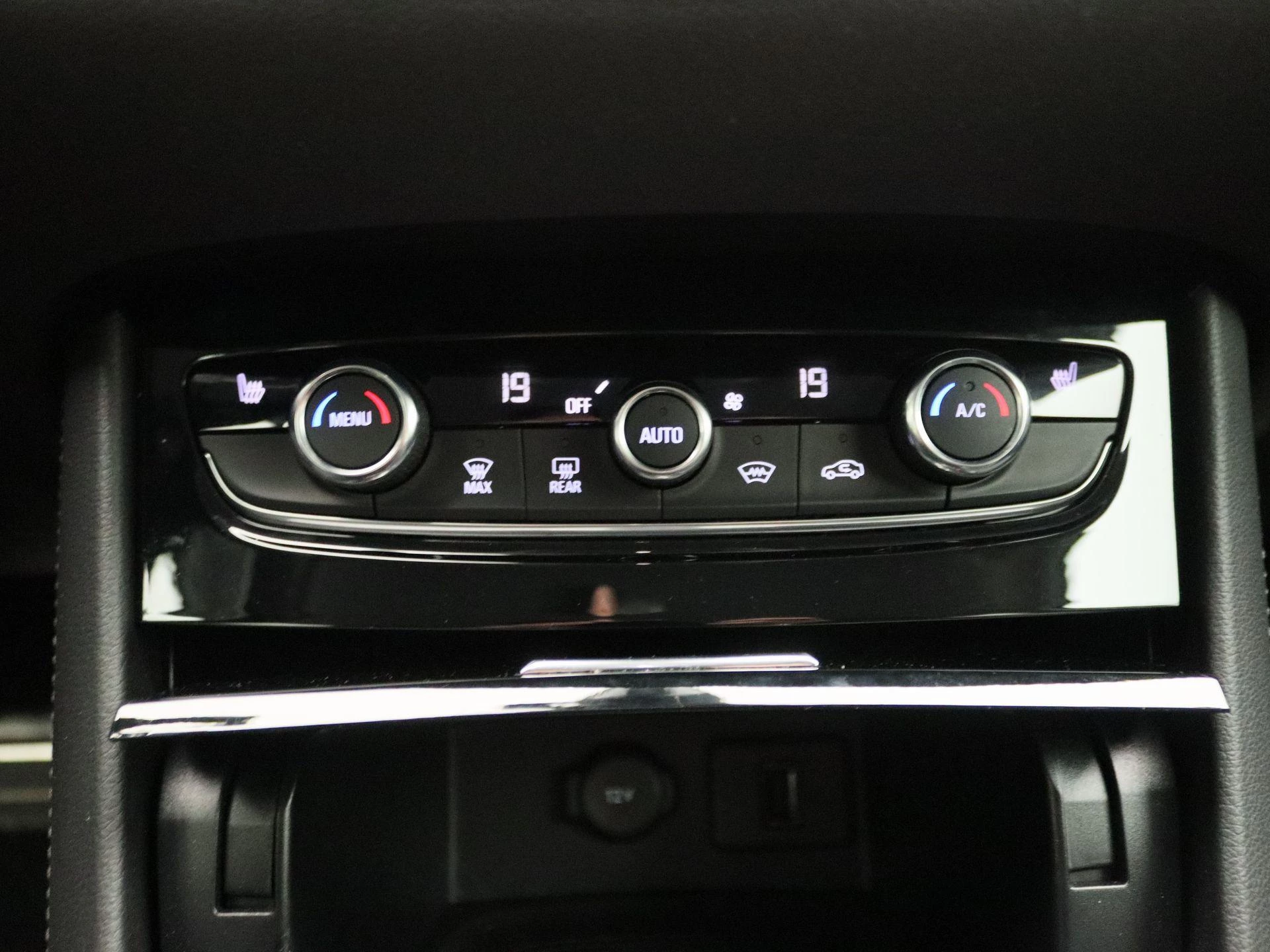 Opel Grandland X 1.6 Turbo Hybrid Elegance