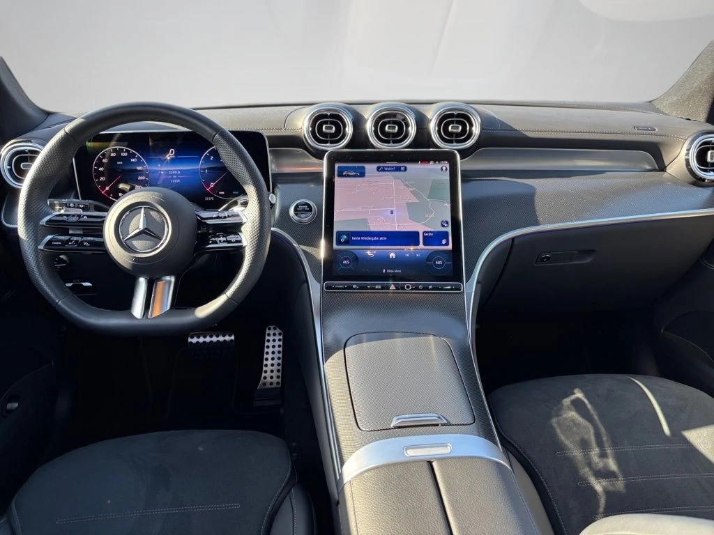 Mercedes-Benz-GLC 220 d-image-11