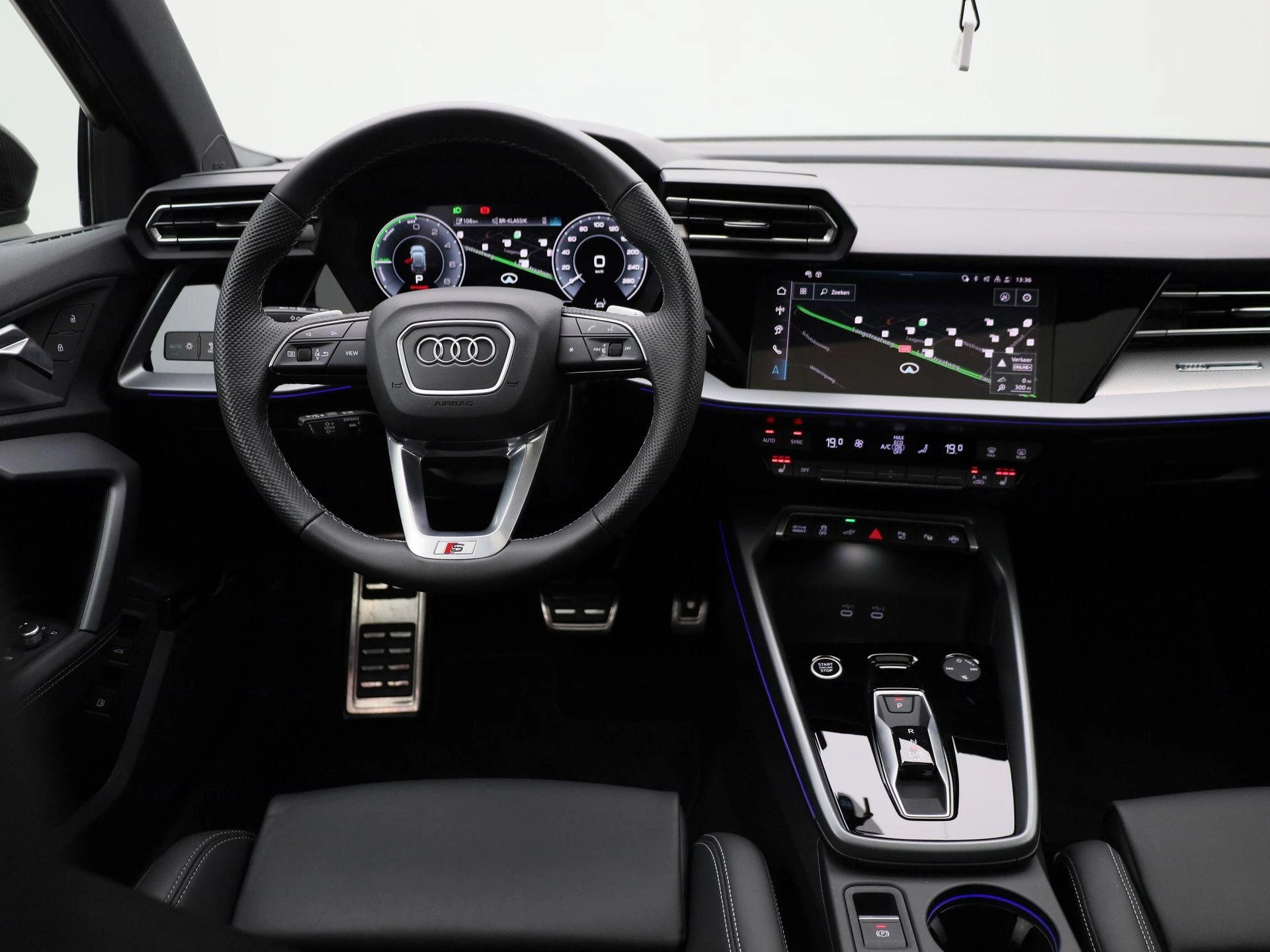 Audi A3 Sportback 45 TFSI e S edition Competition 272 PK