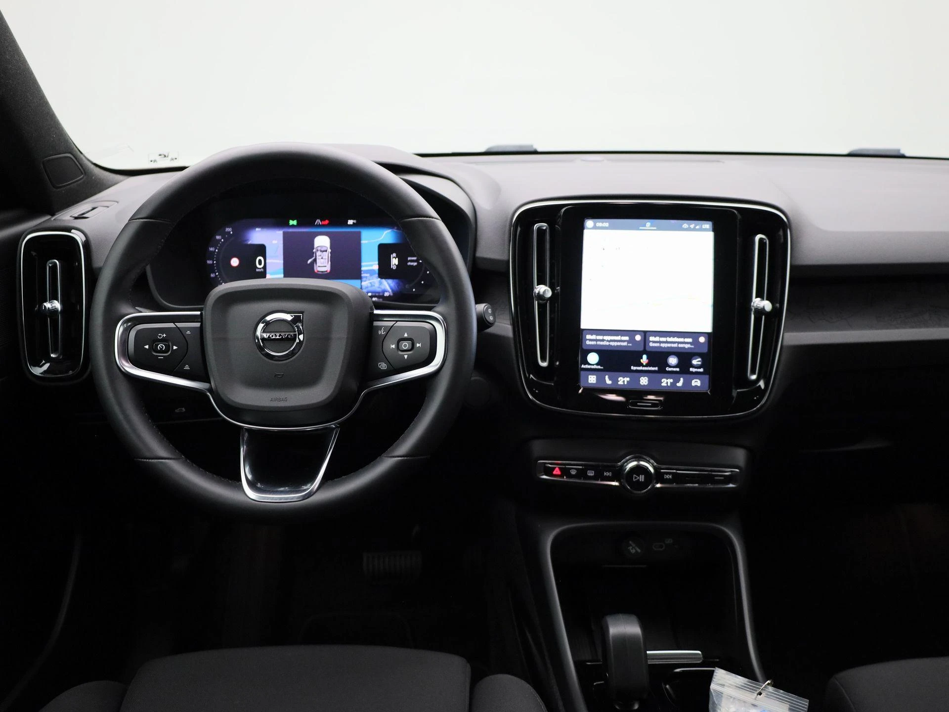 Volvo-EX40-image-6