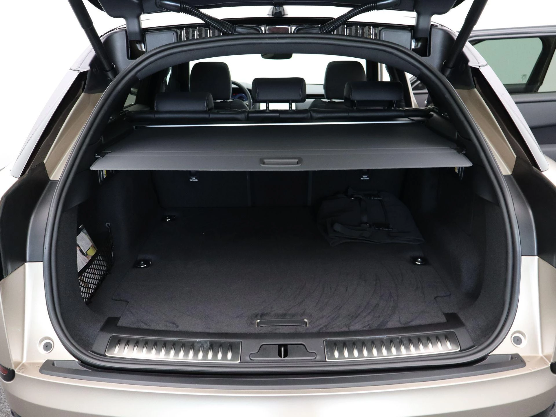 Land Rover Range Rover Velar 2.0 P400e AWD Belgravia Edition Satin PHEV