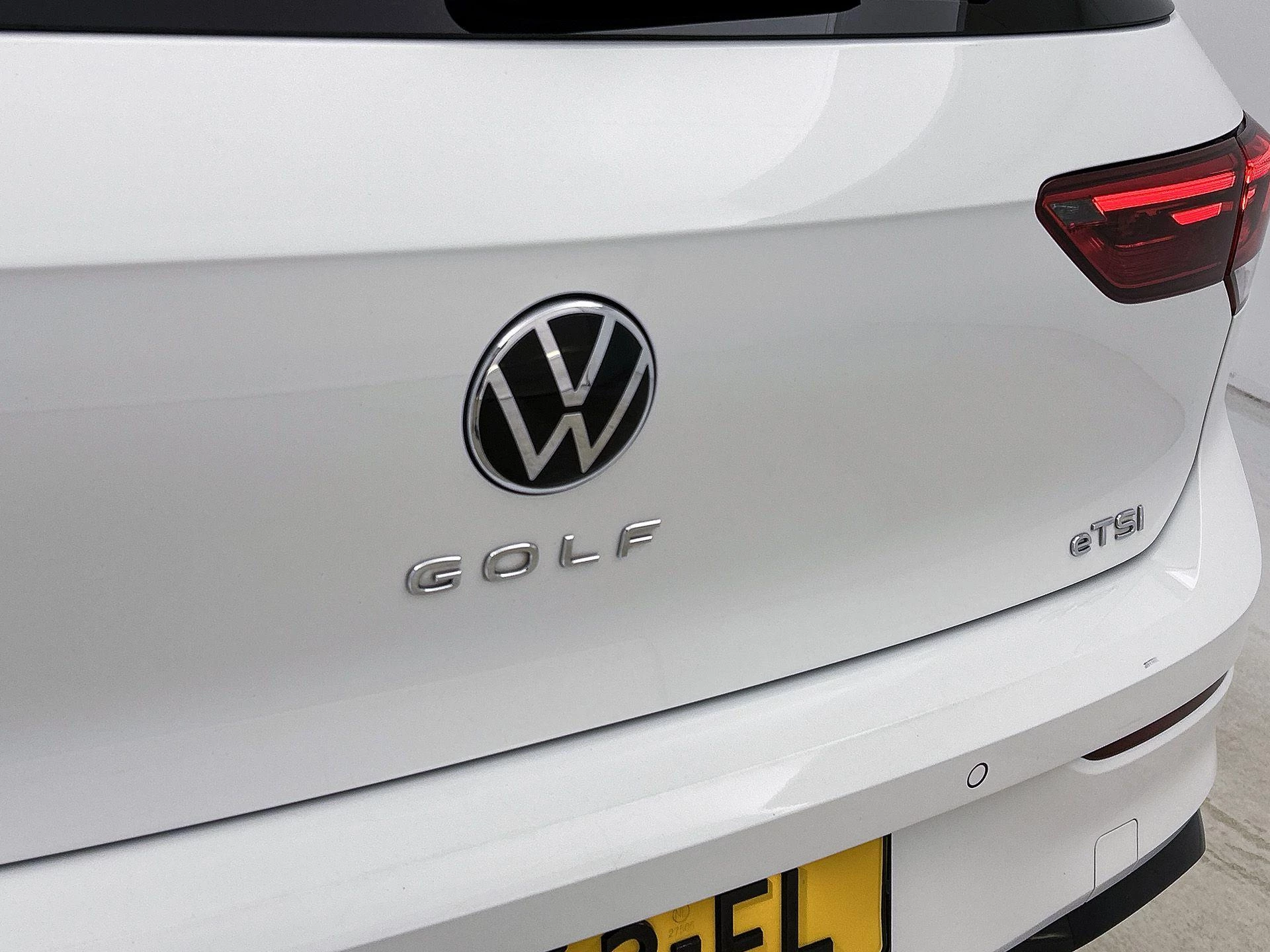 Volkswagen-Golf-image-30
