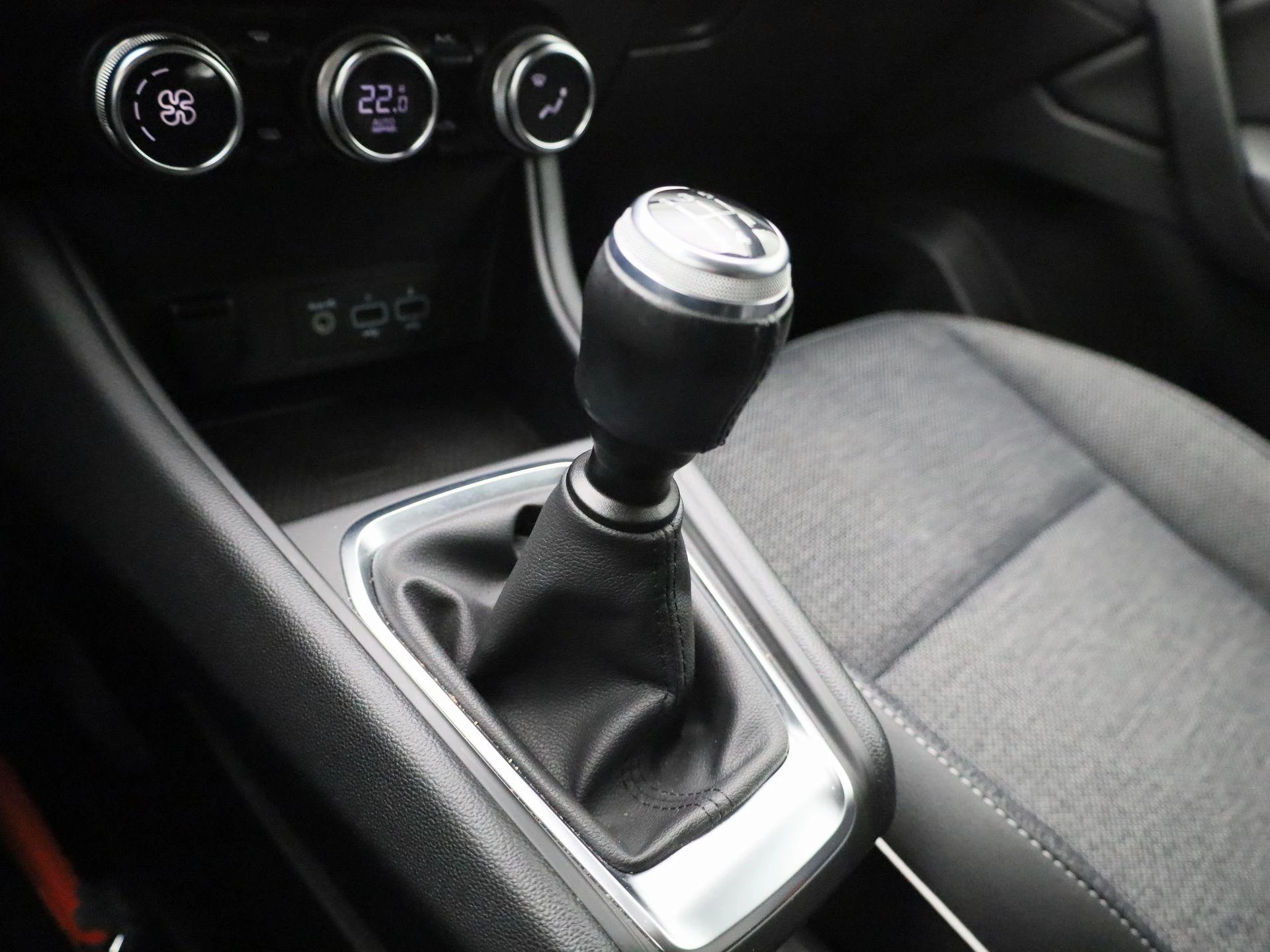 Renault-Captur-image-16