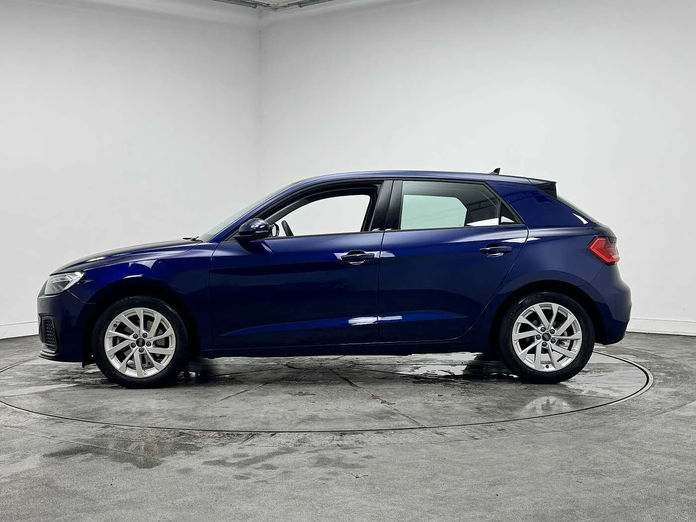 Audi-A1 Sportback-image-34