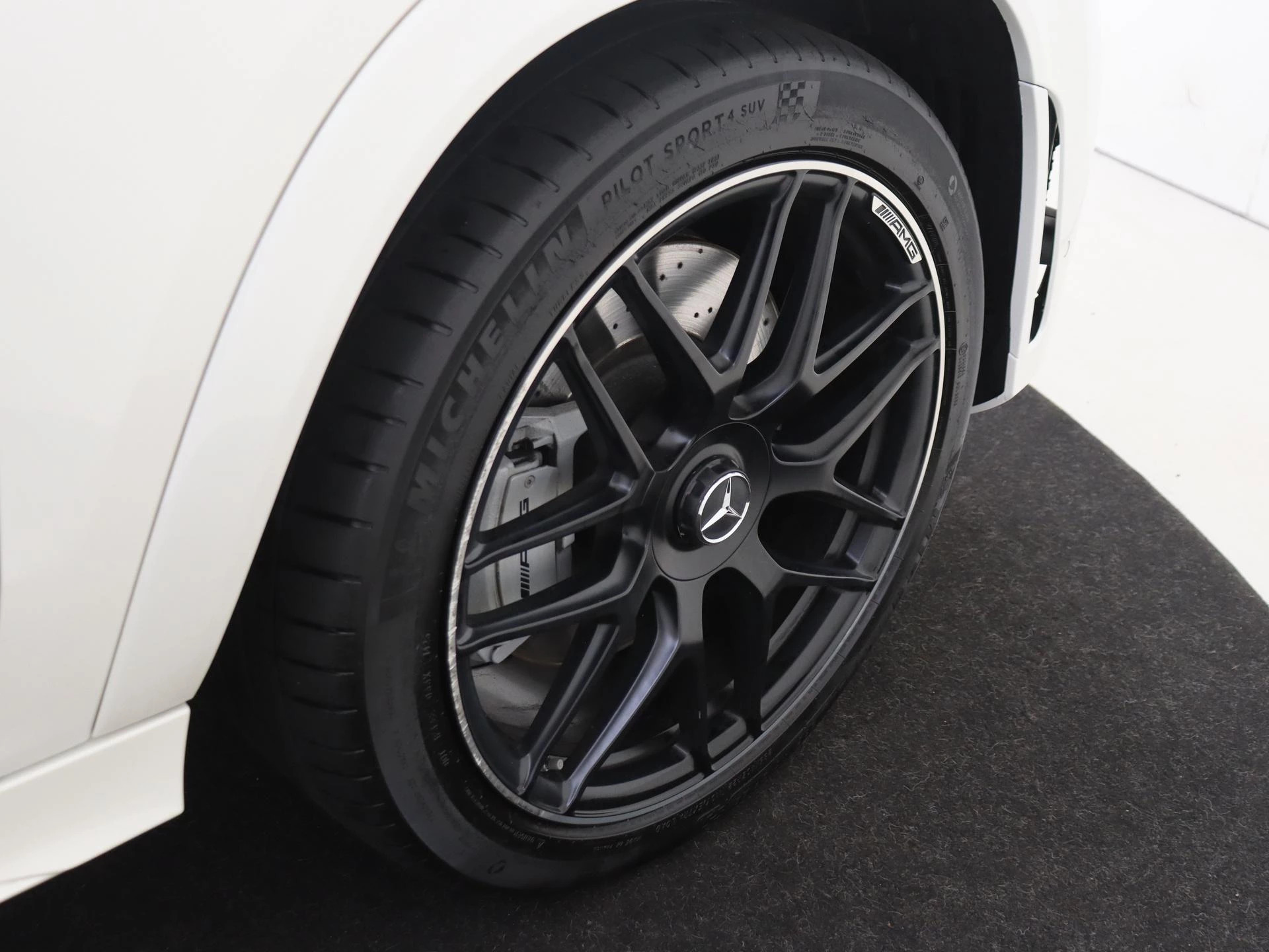 Mercedes-Benz-GLE-image-13