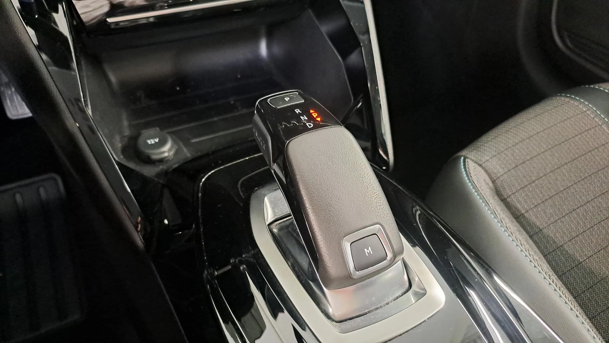 Peugeot-208-image-20