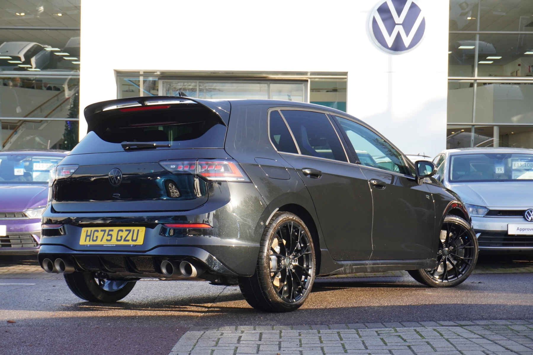 Volkswagen-Golf-image-14