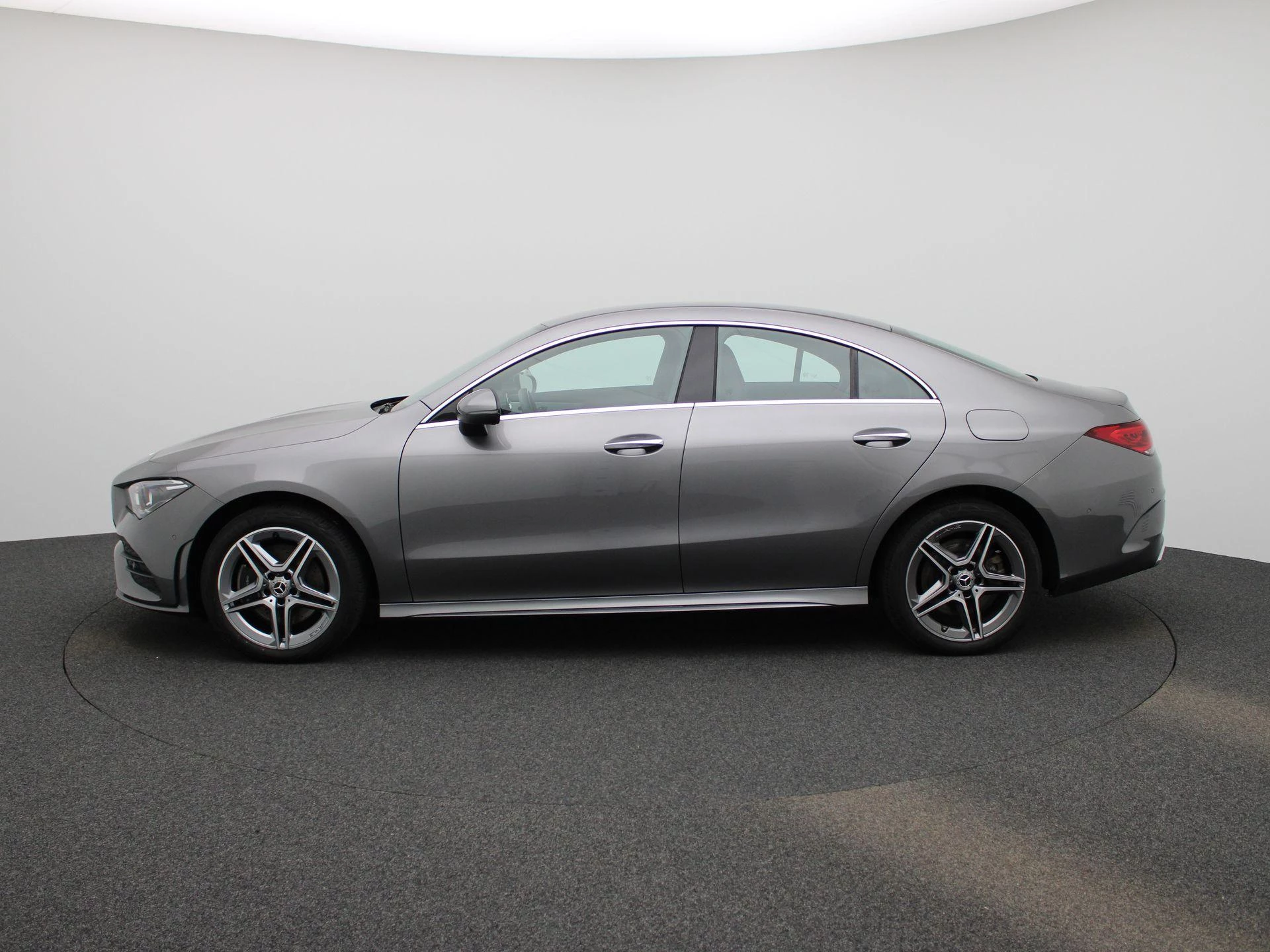 Mercedes-Benz-CLA-image-5