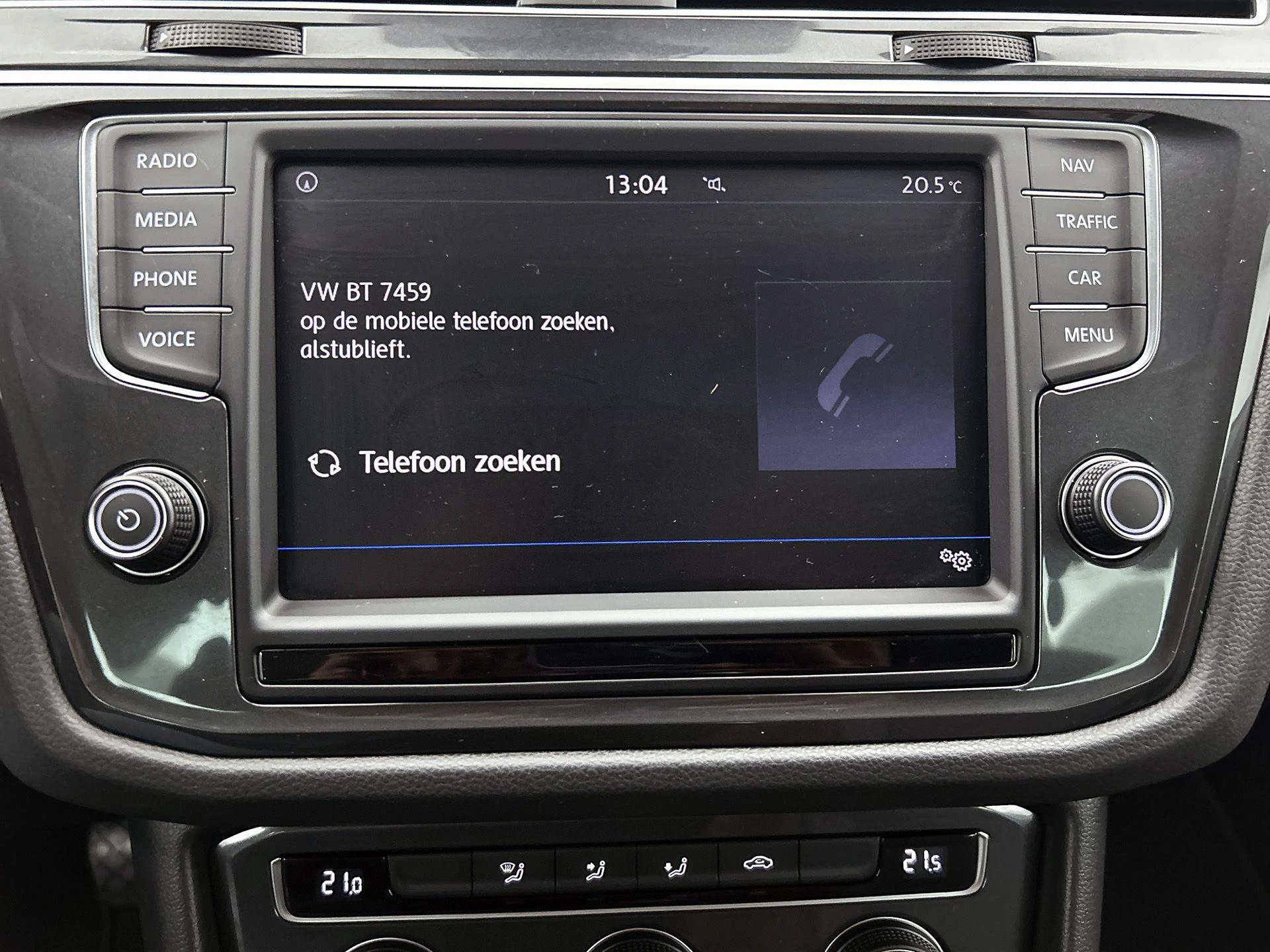 Volkswagen-Tiguan-image-11