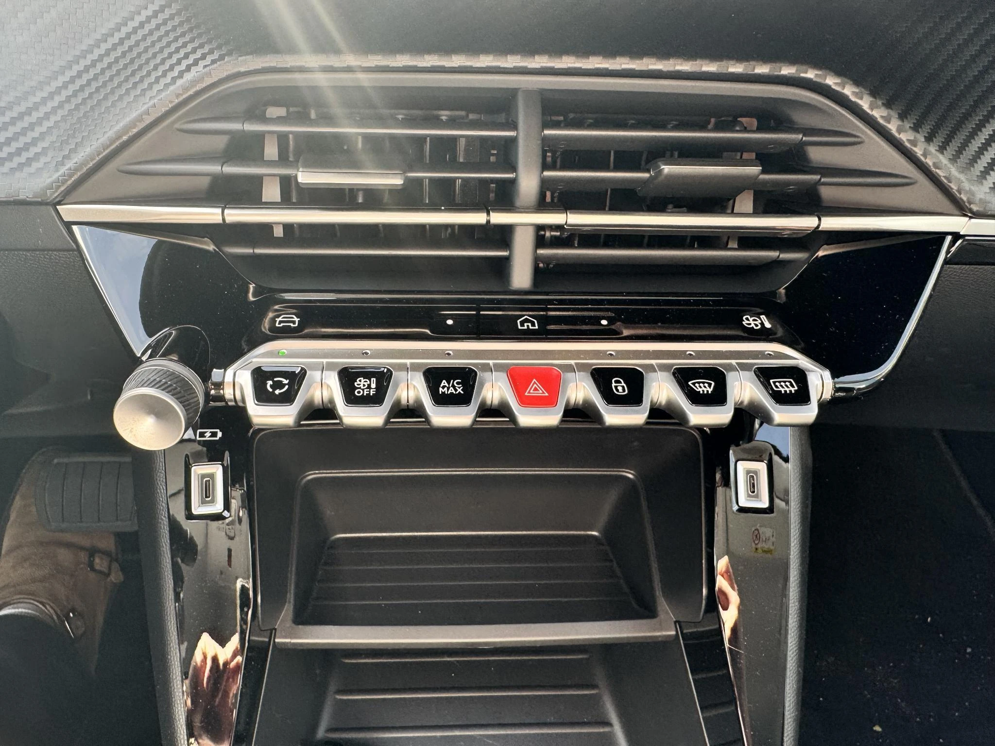 Peugeot-208-image-20
