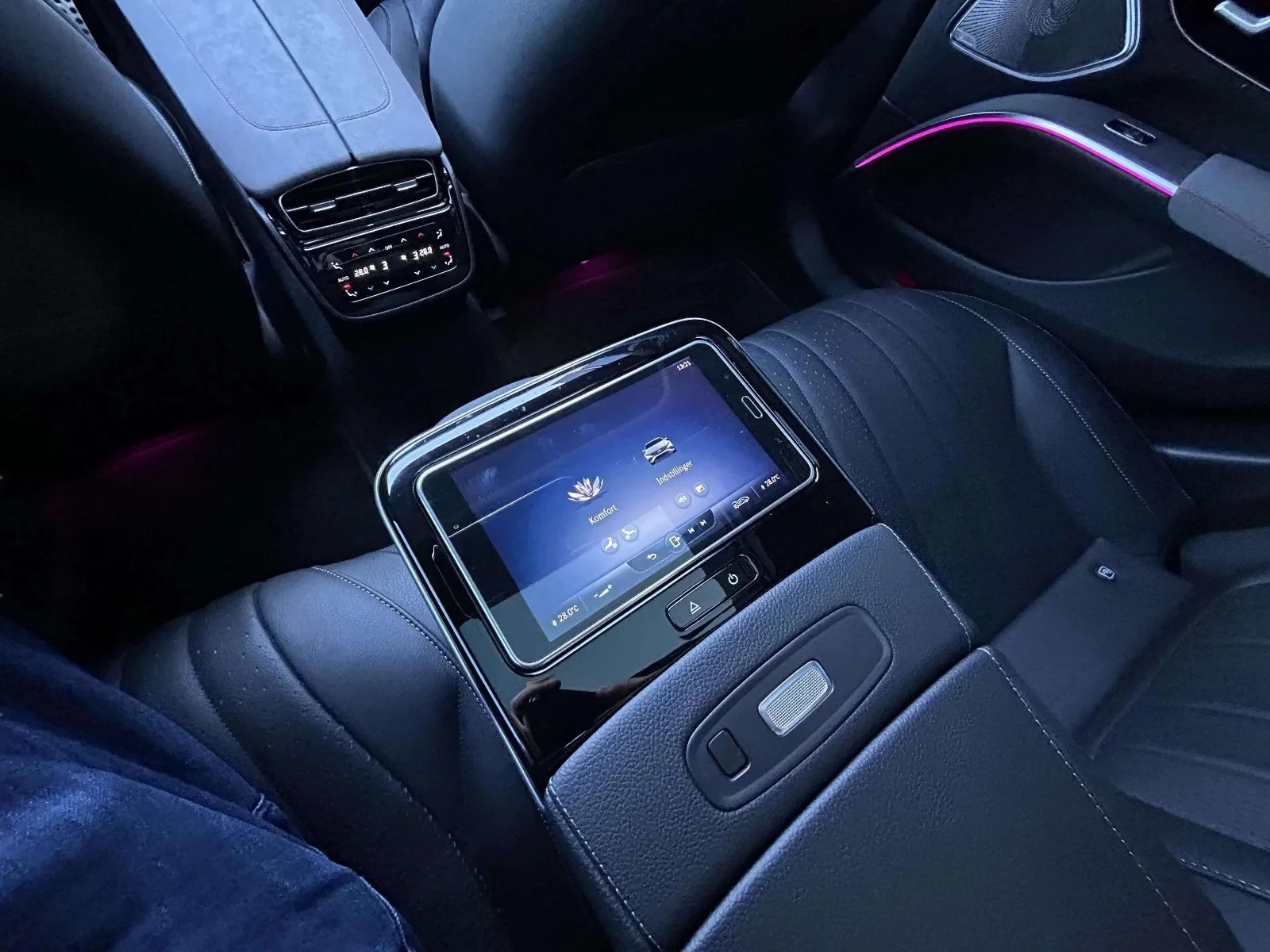 Mercedes-Benz-EQS-image-15