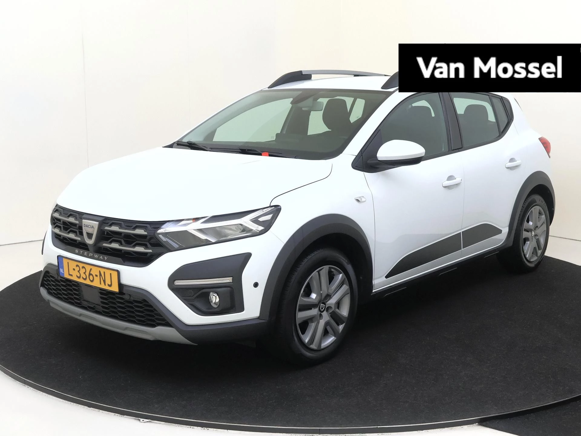 Dacia-Sandero Stepway-image-0