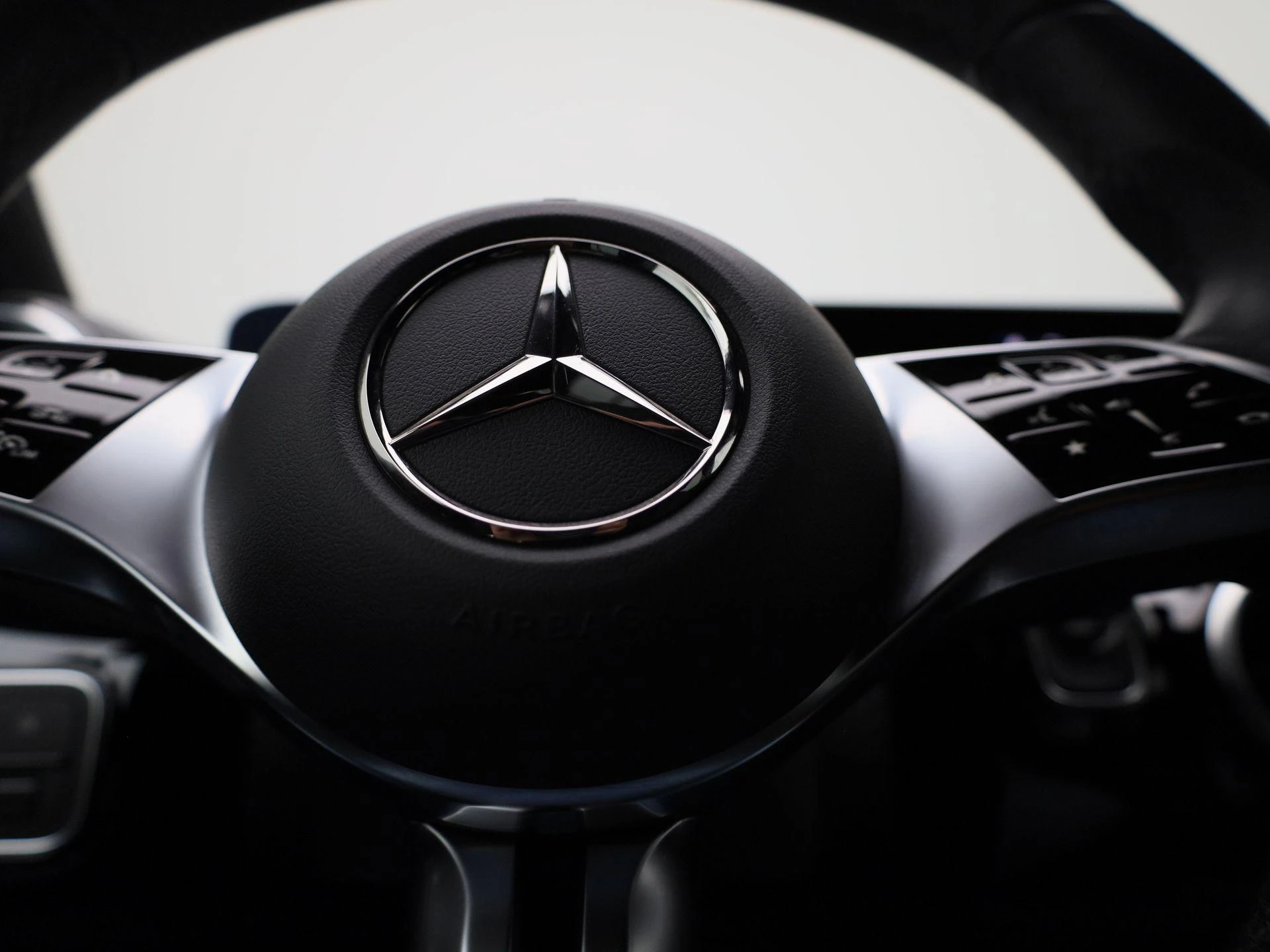 Mercedes-Benz-CLA-image-24