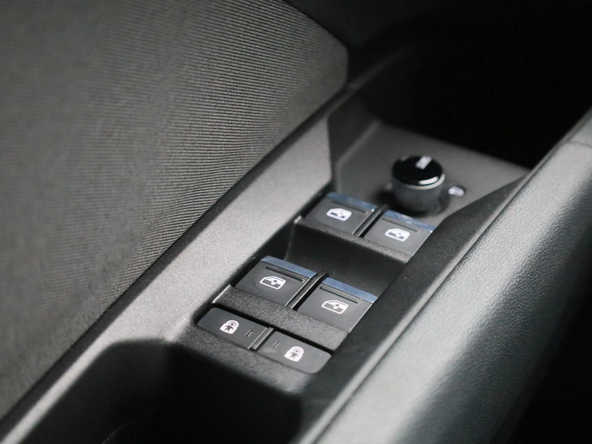 Audi-Q4 e-tron-image-38
