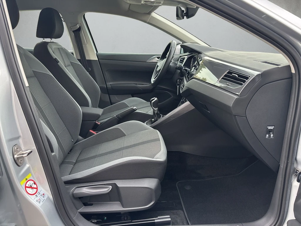 Volkswagen-Polo-image-12