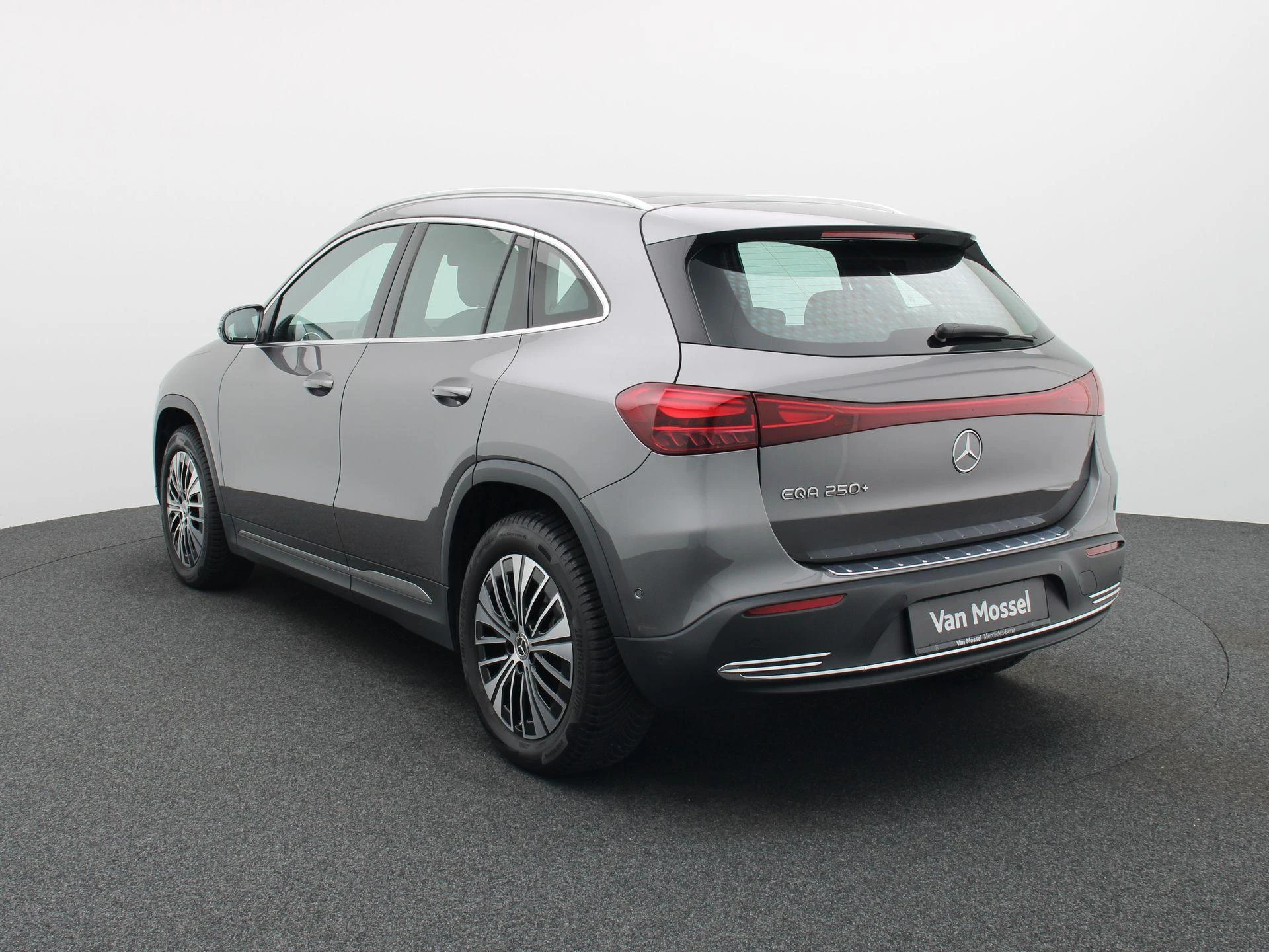 Mercedes-Benz-EQA-image-1