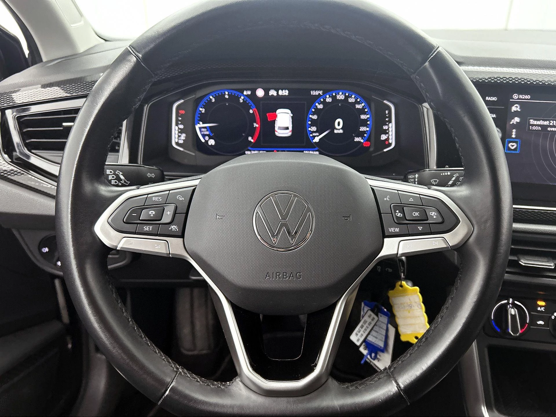 Volkswagen-Polo-image-32