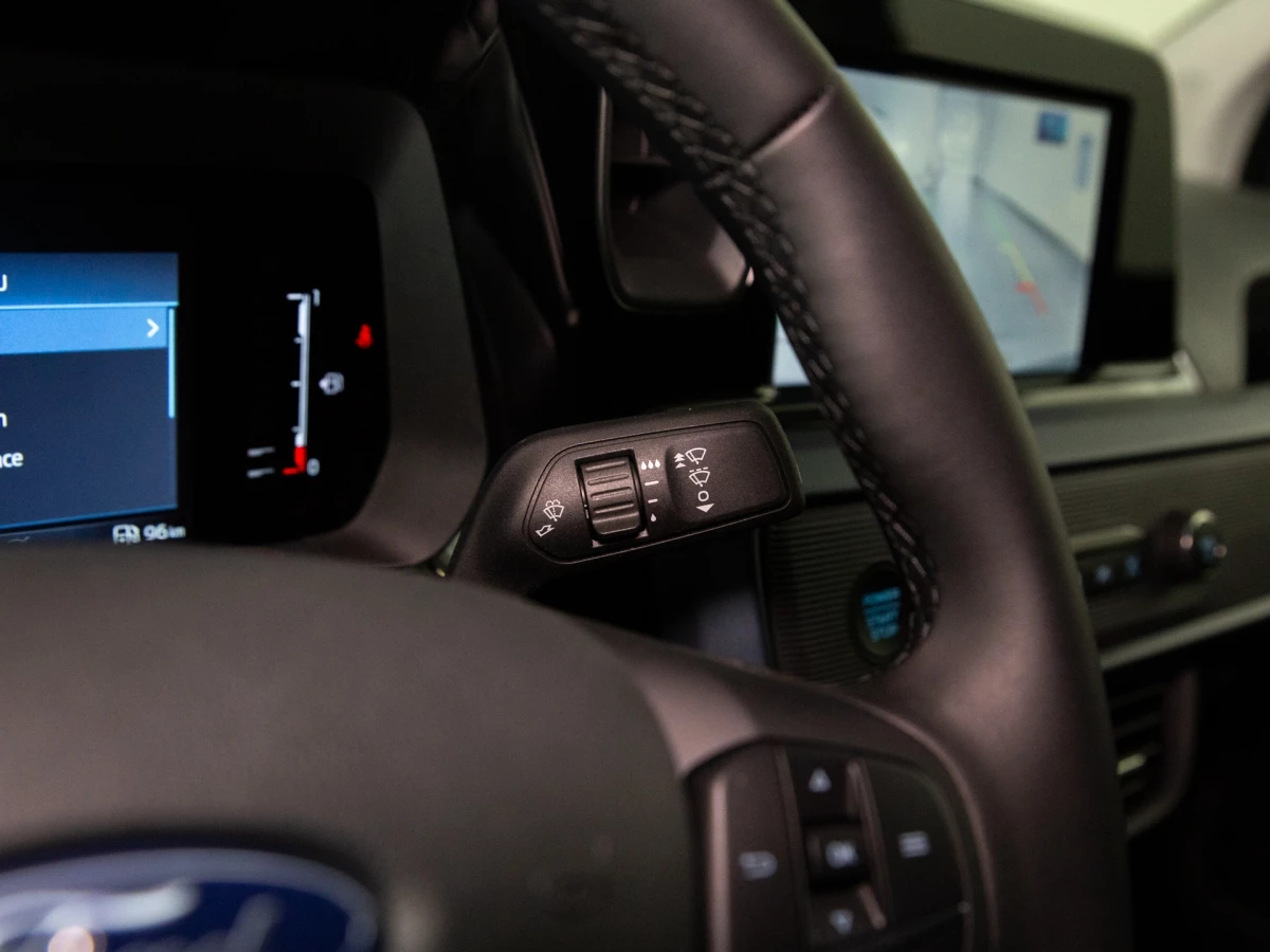 Ford-Transit Courier-image-18