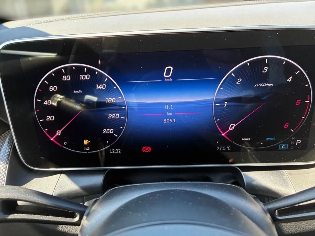 Mercedes-Benz-GLC 300 d-image-6