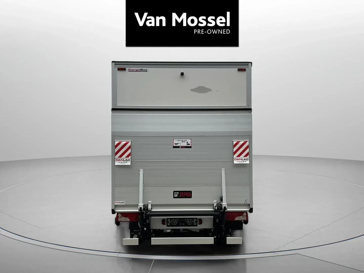 Mercedes-Benz-Sprinter-image-3