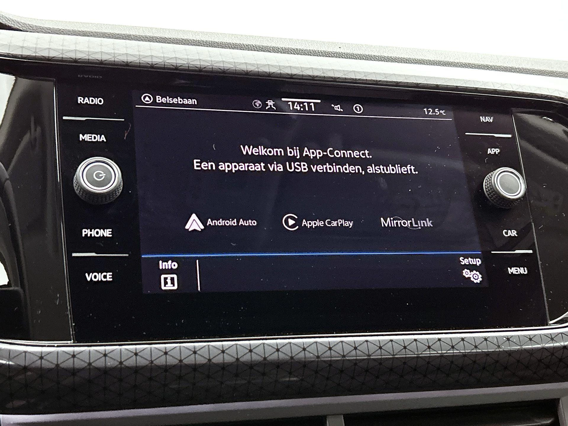Volkswagen-T-Cross-image-14