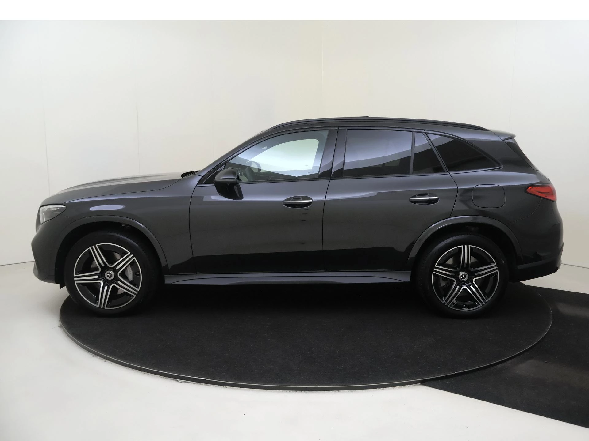 Mercedes-Benz-GLC-image-7