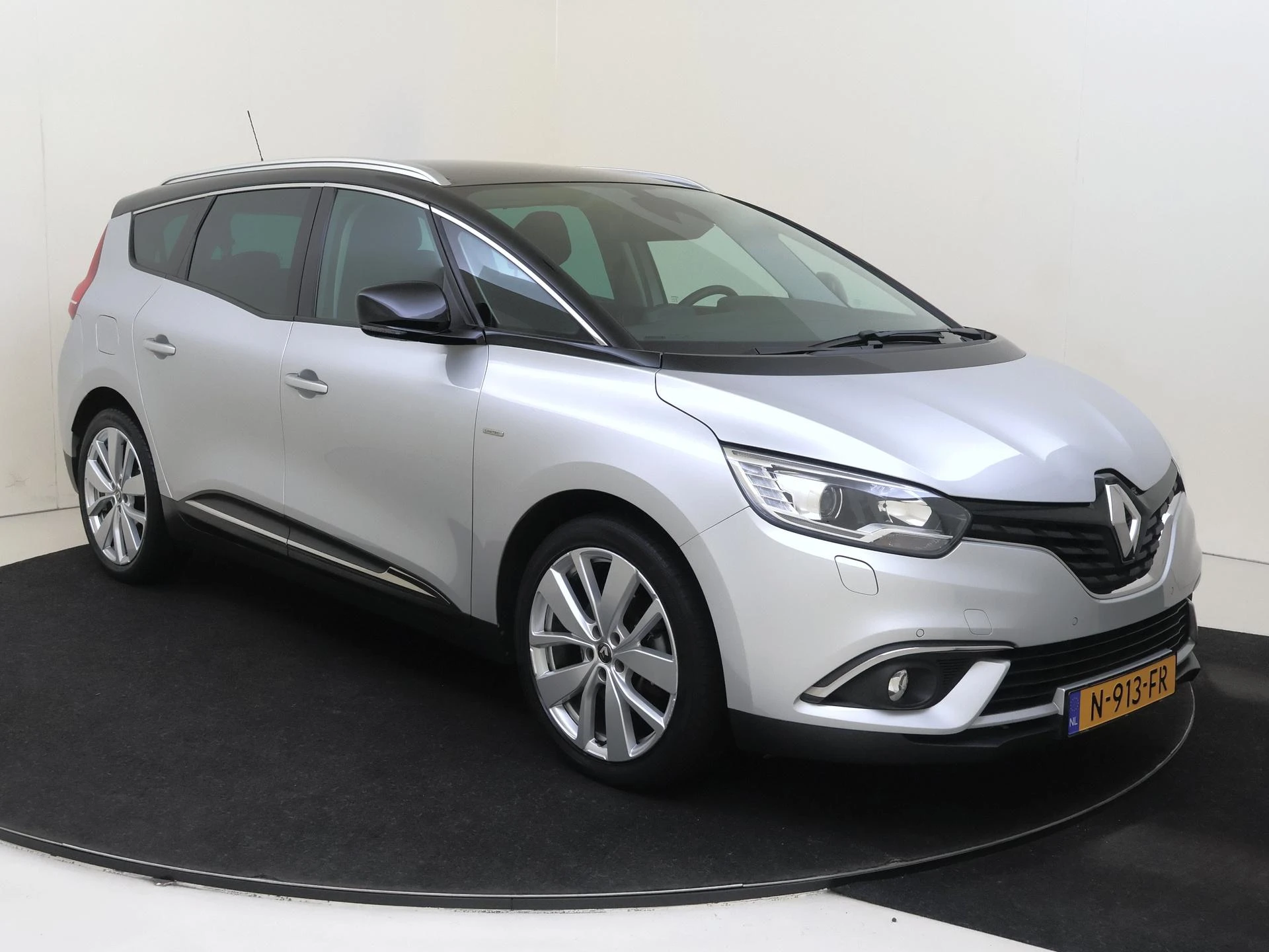 Renault-Grand Scénic-image-1