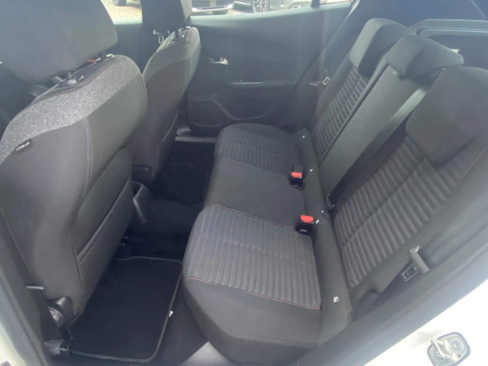 Peugeot-2008-image-9