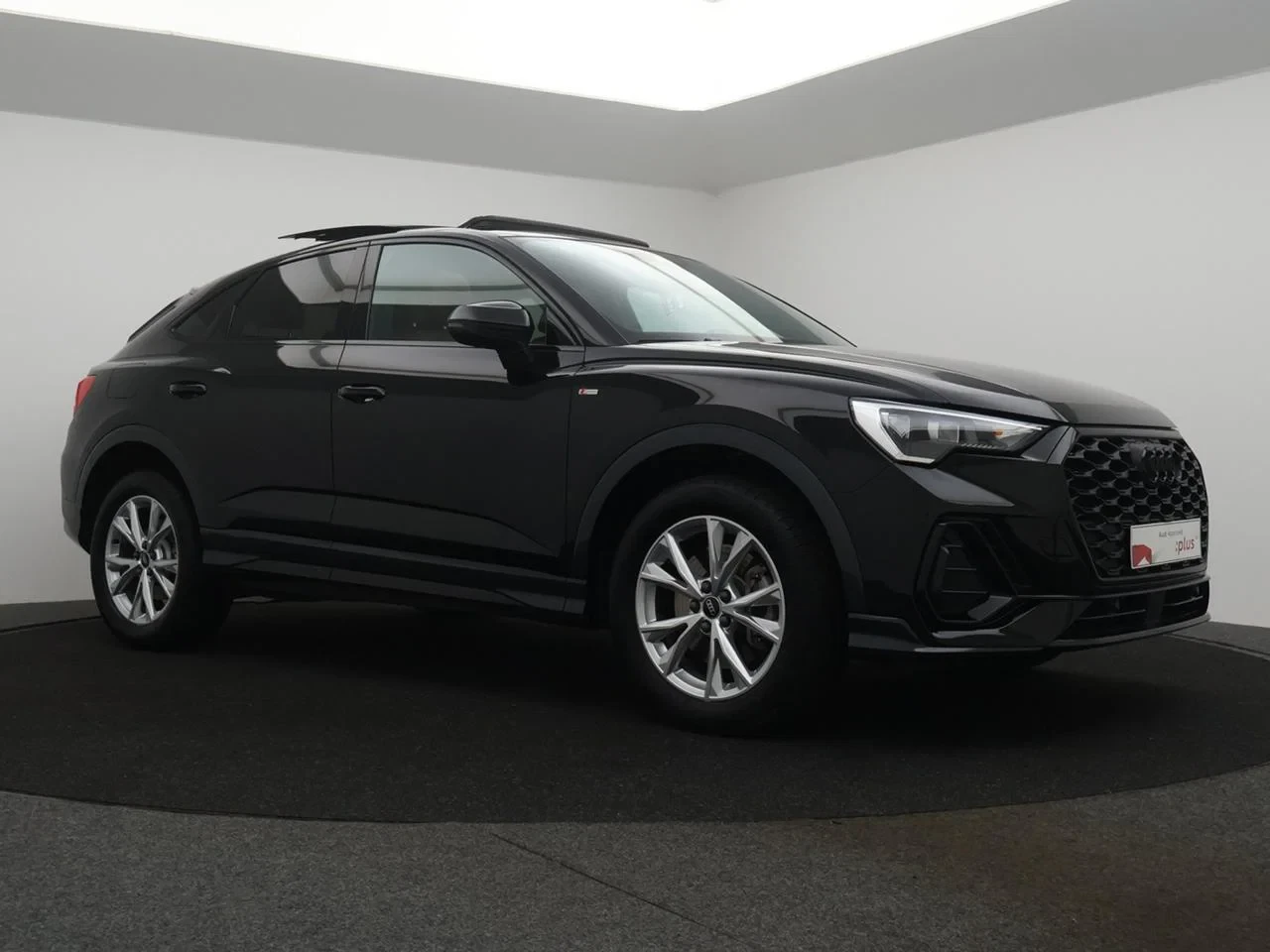 Audi Q3 Sportback PHEV Audi Q3 Sportback S line 45 TFSI e S tronic*245PK*PANO*LEDER*VIRTUAL COCKPIT*ACC*PDC*NAVI*APP-CONNECT
