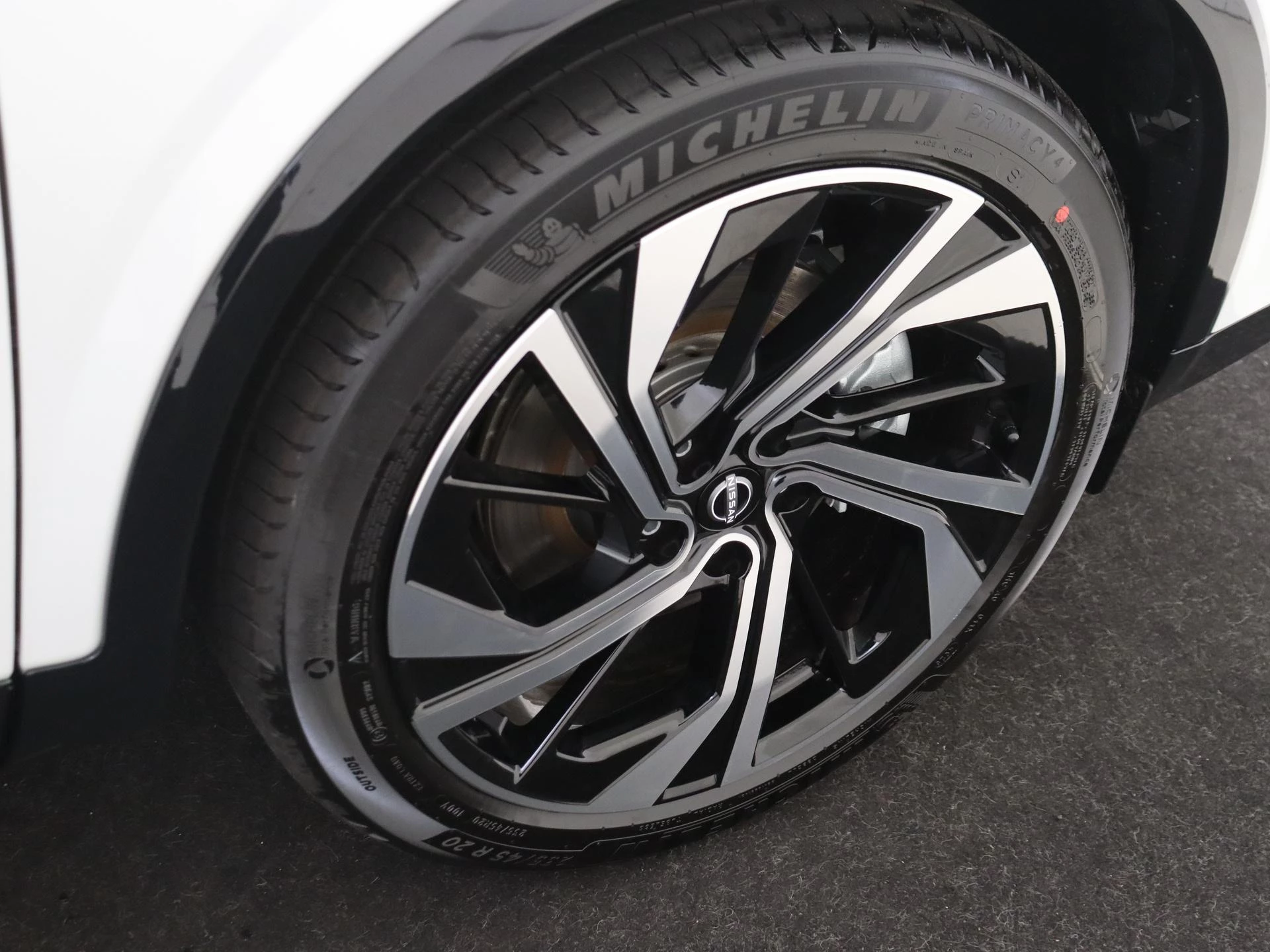 Nissan-QASHQAI-image-9