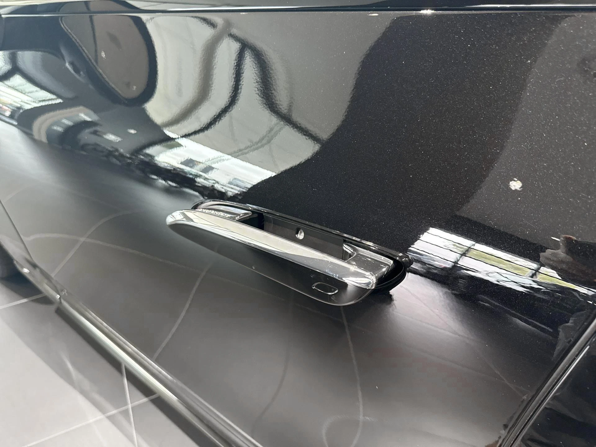 Mercedes-Benz-EQE-image-17