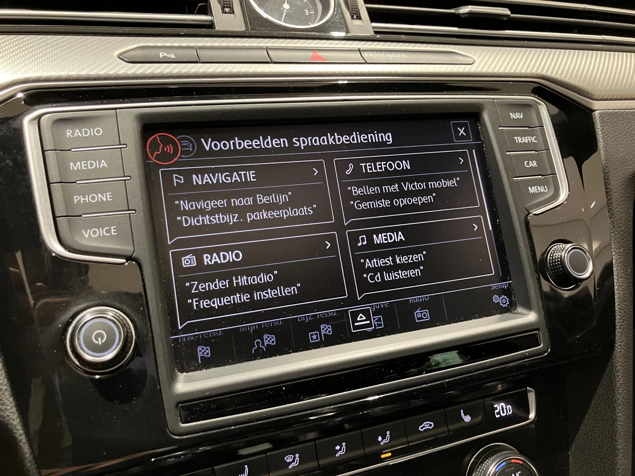 Volkswagen-Passat-image-32