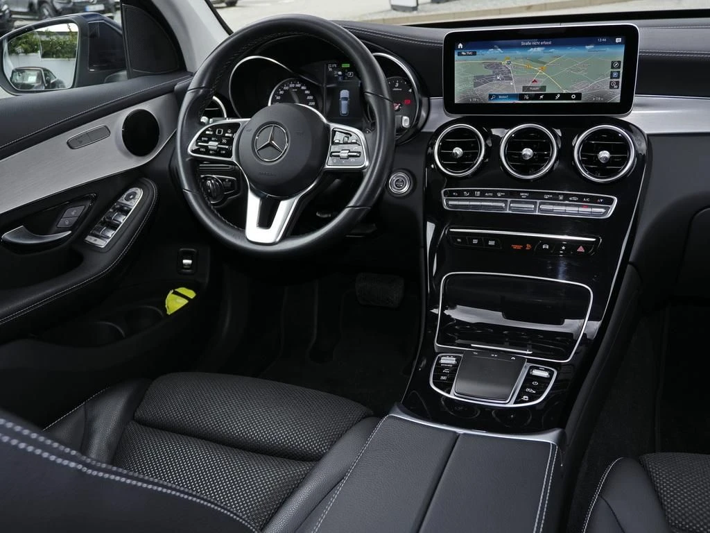 Mercedes-Benz-GLC 300 de-image-10