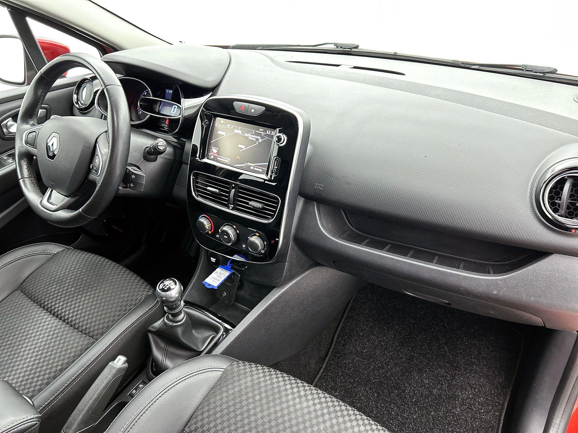 Renault-Clio-image-20