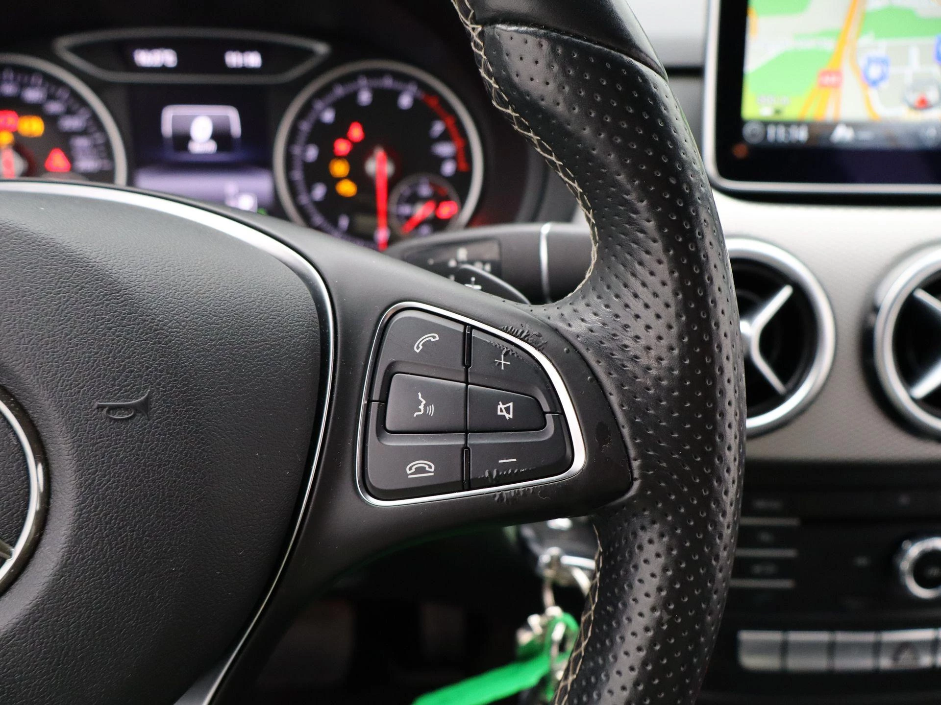 Mercedes-Benz-B-Klasse-image-19
