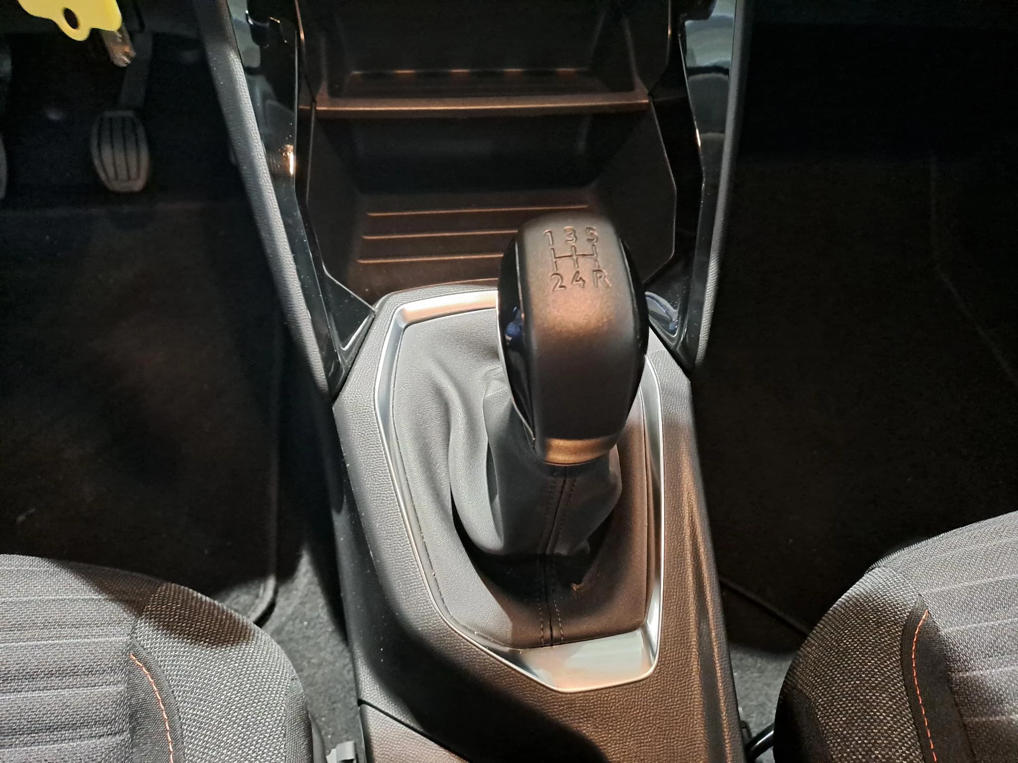 Peugeot-208-image-11