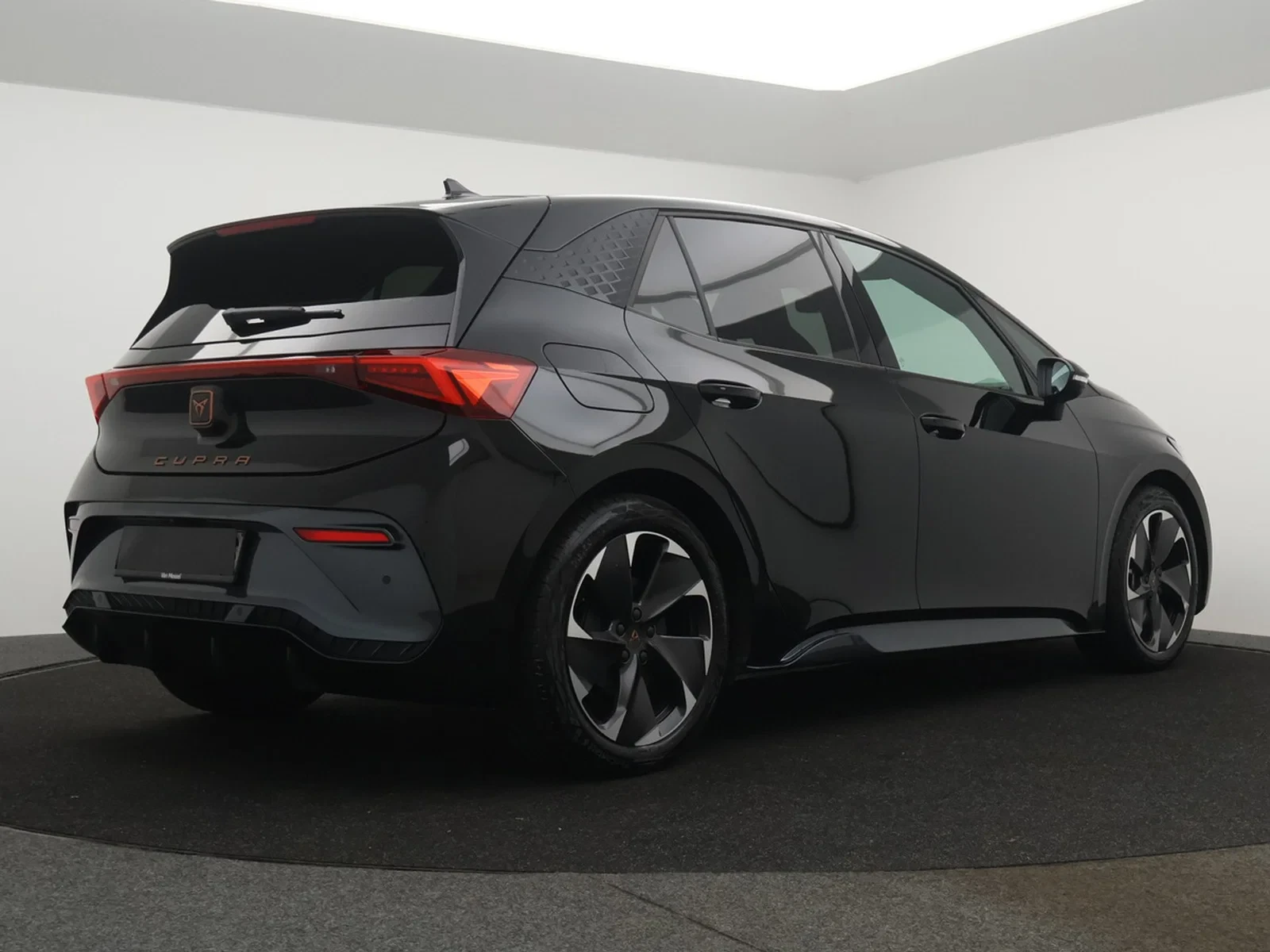 CUPRA-Born-image-1
