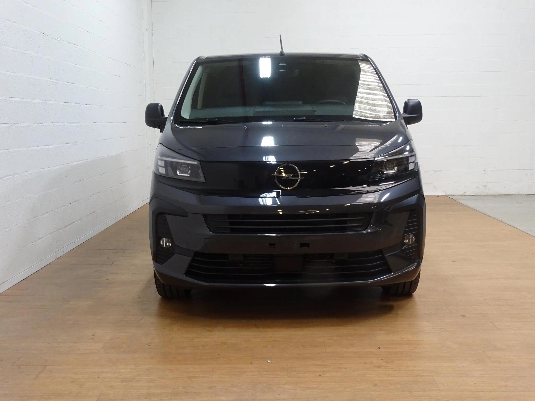Opel Vivaro 2.0 BlueHDi 180 S&S EAT8 €6.4 DC L3H1
