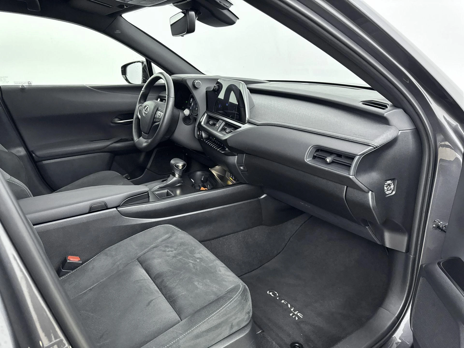 Lexus-UX-image-18