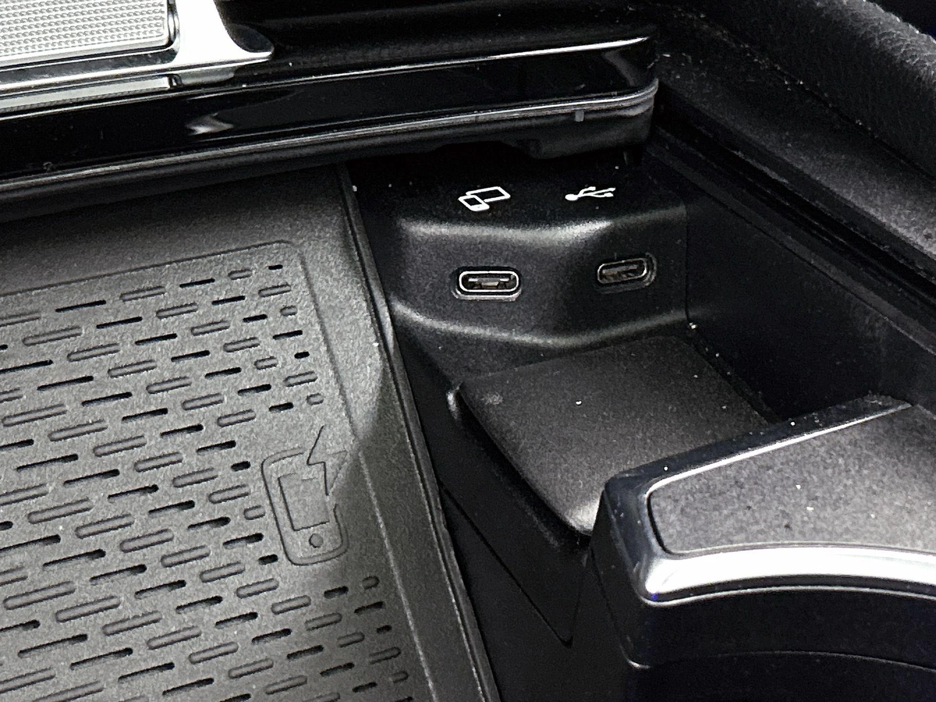 Mercedes-Benz-GLE-image-48
