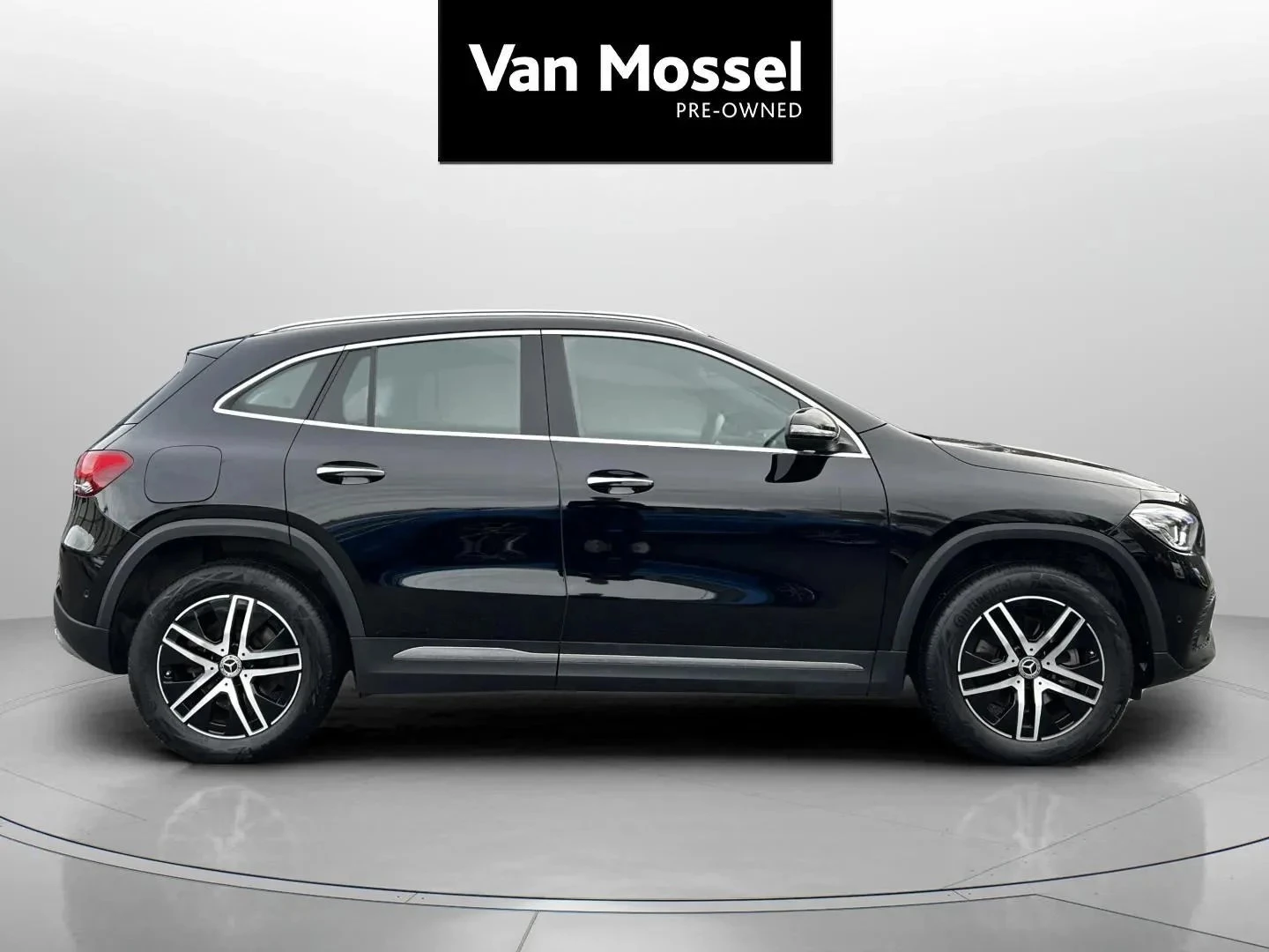 Mercedes-Benz-GLA-image-3