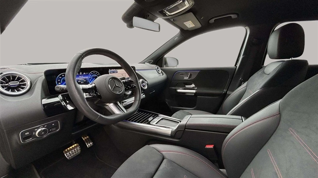 Mercedes-Benz-EQA-image-9