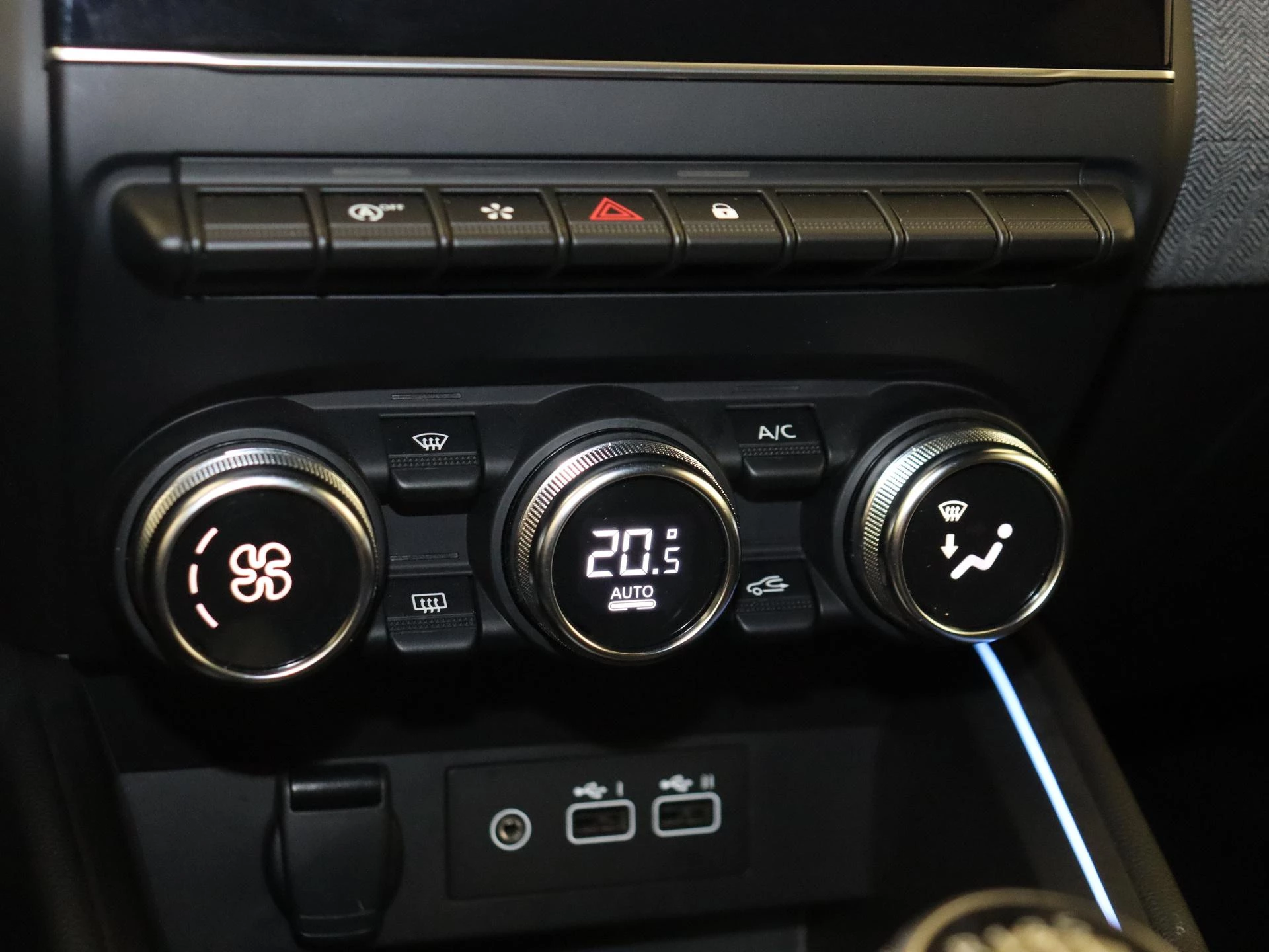 Renault-Clio-image-21